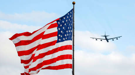 EE.UU. envía bombarderos estratégicos B-52 a una base aérea del océano Índico