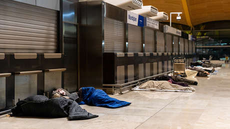 'Esconden' a cientos de sintecho que dormían en el aeropuerto de Madrid: ¿qué sucedió?