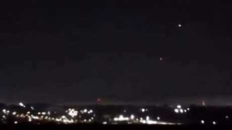 La India responde con fuego a Pakistán tras repeler una ofensiva aérea