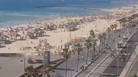 Pánico en una playa de Israel por un misil hipersónico lanzado por los hutíes (VIDEOS)