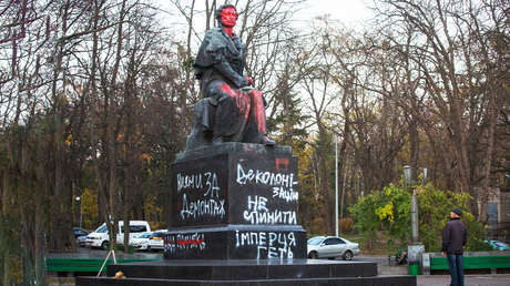 Diputado ucraniano: La "negación de su historia" ha llevado a Ucrania al declive