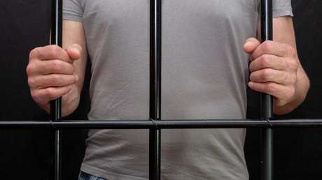 Pasa 38 años en prisión por un crimen que no cometió y marca un récord