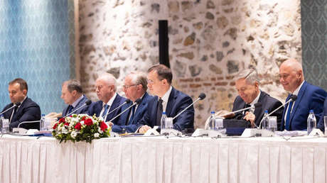 Primeras imágenes de la reunión entre Rusia y Ucrania en Estambul