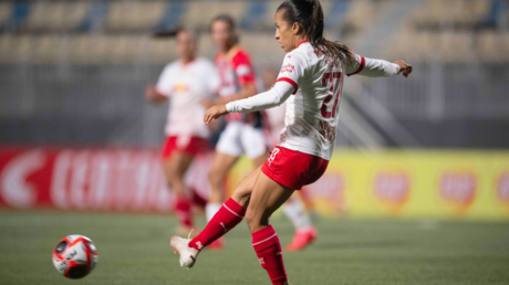 Escándalo en Brasil por presunto machismo de un árbitro en partido de fútbol femenino