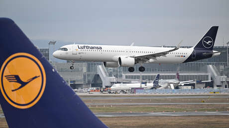 Quedaron sin piloto en pleno vuelo: la experiencia de pesadilla de un avión con 200 personas