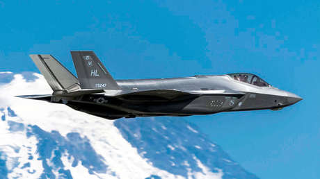 Un enjambre de objetos no identificados 'acecha' instalaciones militares de EE.UU.