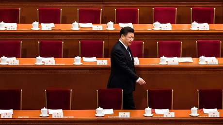 Ni alcohol ni alta cocina: China prohíbe lujos a funcionarios en el trabajo