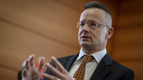 Szijjarto: Fuerzas extranjeras intentan influir en las elecciones húngaras