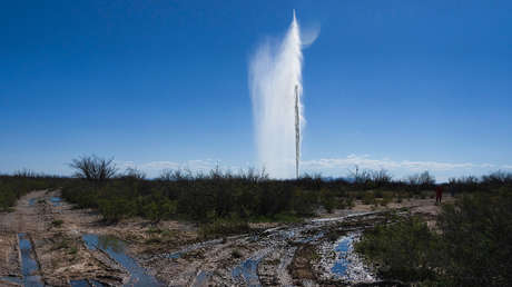 Advierten del riesgo de fugas de agua tóxica en el mayor campo petrolero de EE.UU.