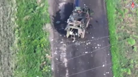 VIDEO: Drones FPV rusos hacen explotar en Ucrania un blindado de fabricación francesa