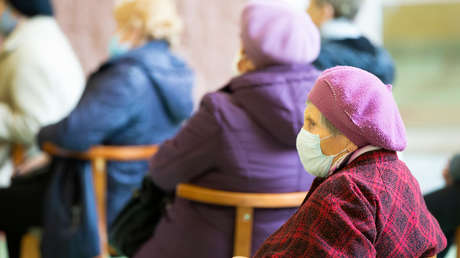 La muerte de 7.291 ancianos en Madrid lleva a dos 'alfiles' de la pandemia al banquillo