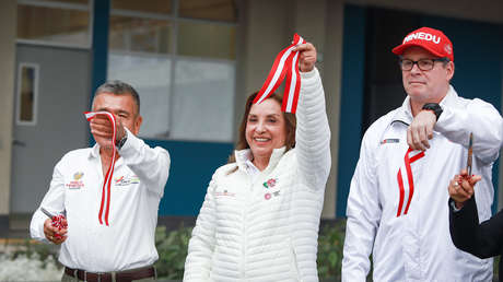Boluarte se burla de su alta desaprobación: "Pónganme cero cero y nos vamos a penales"