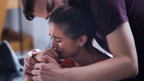 La depresión y ansiedad se transmiten por besos, sugiere la ciencia