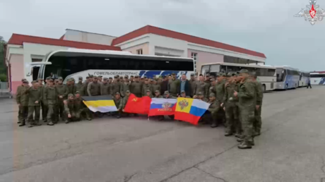 Primer video del último grupo de militares rusos liberados en el histórico canje con Ucrania