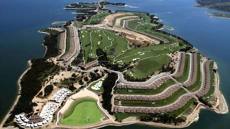 Borran del mapa una isla para salvar una lujosa construcción ilegal
