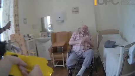 VIDEO: Policías agreden y electrocutan a un anciano amputado de 92 años y son declarados inocentes