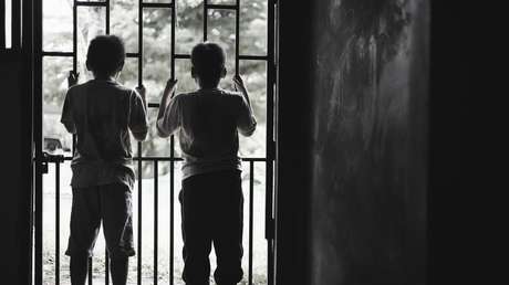 Más de 7.300 denuncias de tráfico de niños migrantes no fueron investigadas bajo Biden