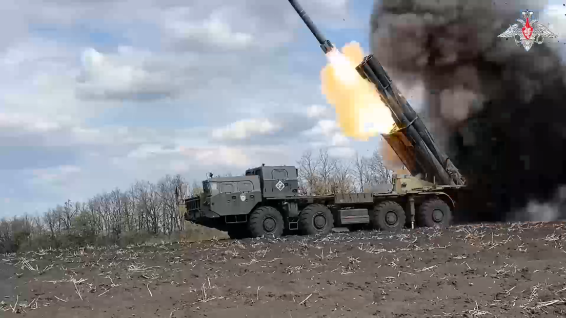 VIDEO: Tornado-S ruso reduce a cenizas municiones y armas de Kiev