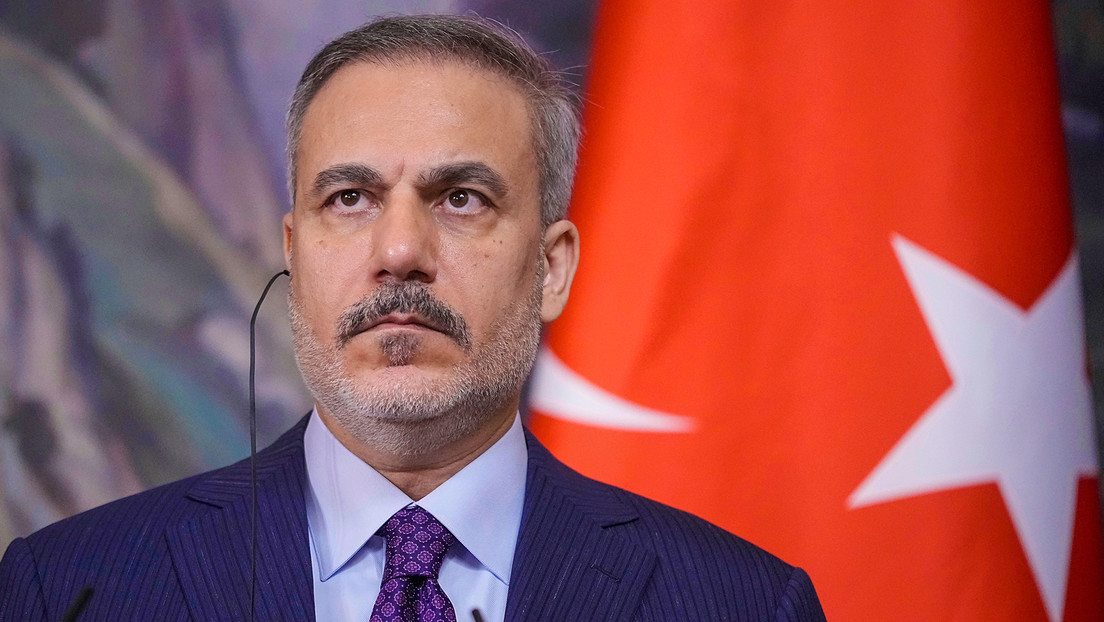 Canciller turco anuncia qué discutirán Rusia y Ucrania hoy en Estambul