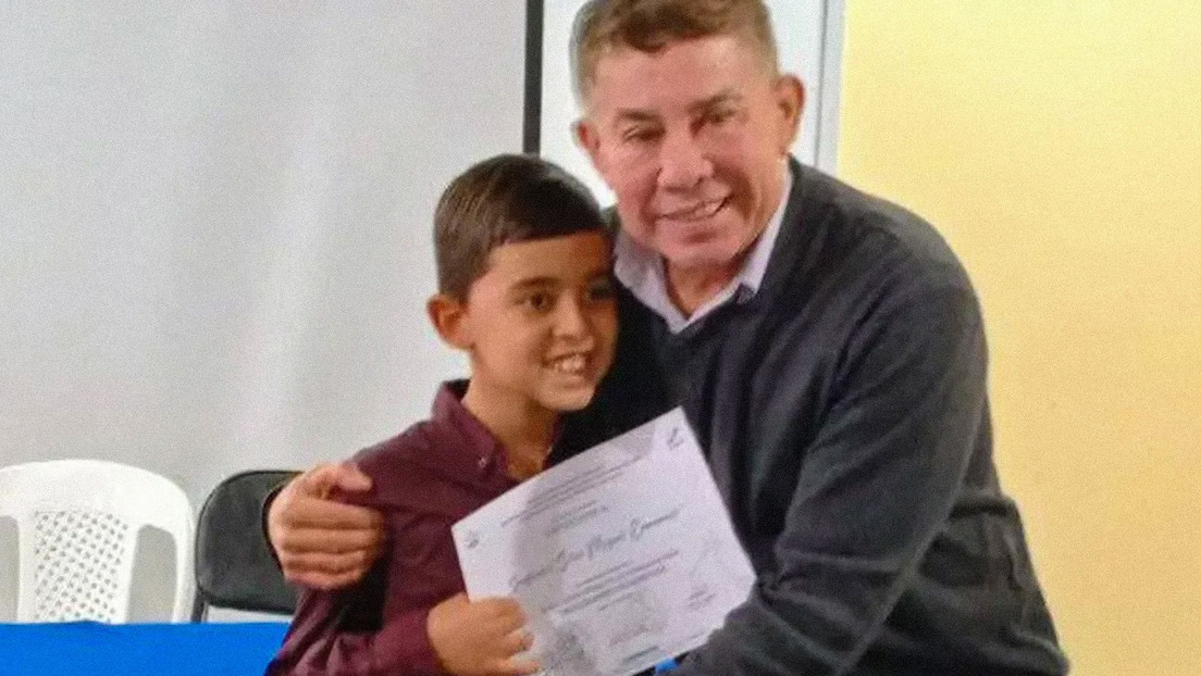Un niño hace historia en Venezuela con la primera certificación en robótica