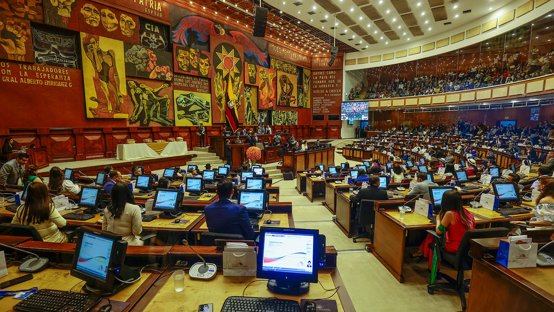Asamblea de Ecuador aprueba reforma para permitir la instalación de bases militares extranjeras