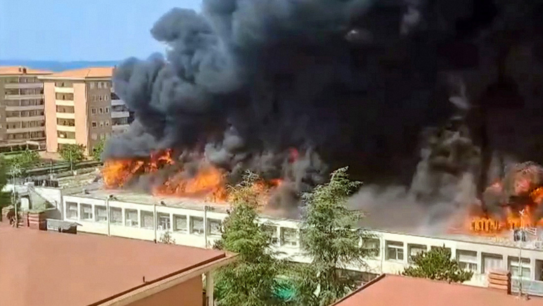 VIDEO: Las llamas devoran una universidad de Italia