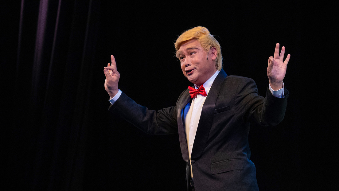 'Trump' y 'Zelenski' se pelean en una nueva ópera en Hong Kong (VIDEO)