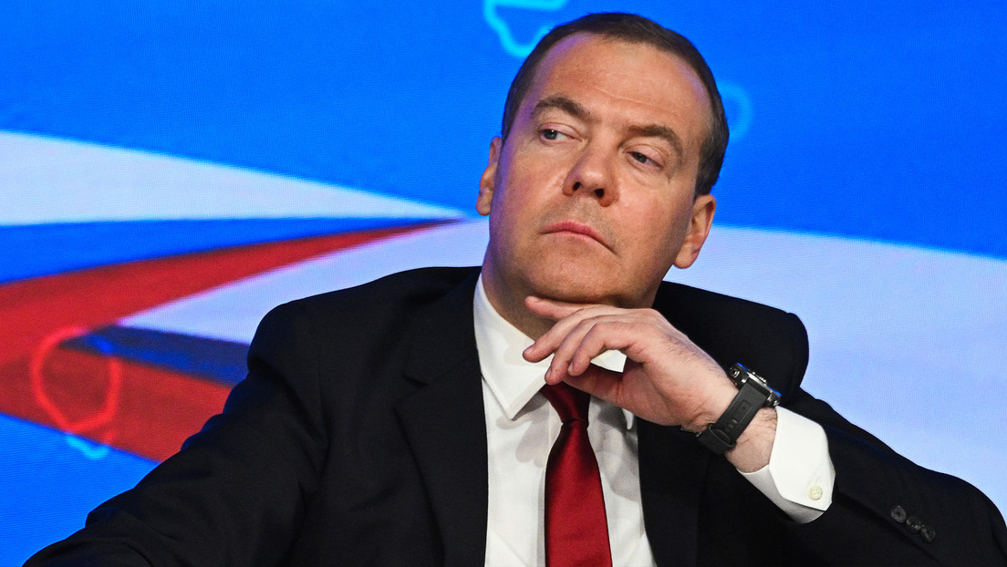 Medvédev: "Los bastardos de Kiev no quieren recoger los cuerpos de sus soldados muertos por dos razones"