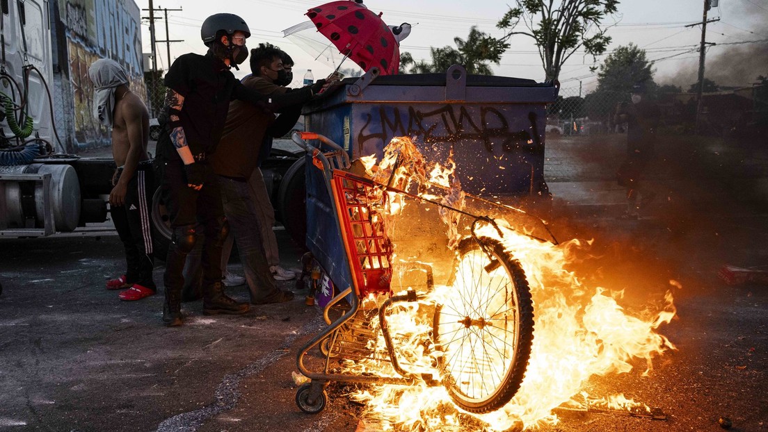 Saqueos masivos en medio del caos en Los Ángeles (VIDEOS)