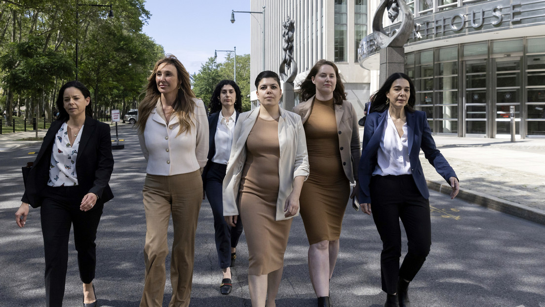 Líderes de una empresa de "meditación orgásmica" caen por imponer trabajos forzados