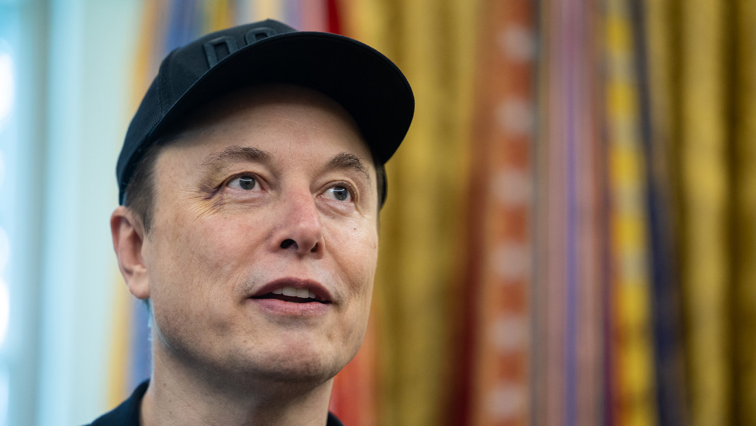 Padre de Musk: Elon quiso comprar un cohete en Rusia