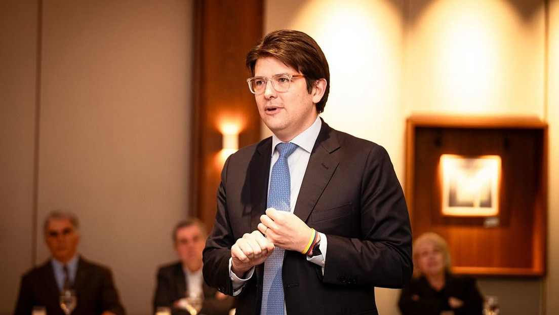 Un coche y cinco adultos: los 'eslabones' que dan un viraje al atentado contra Miguel Uribe