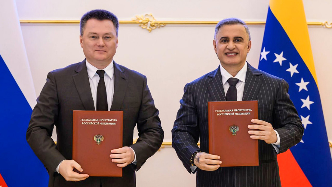 Fiscales generales de Rusia y Venezuela firman un programa de cooperación