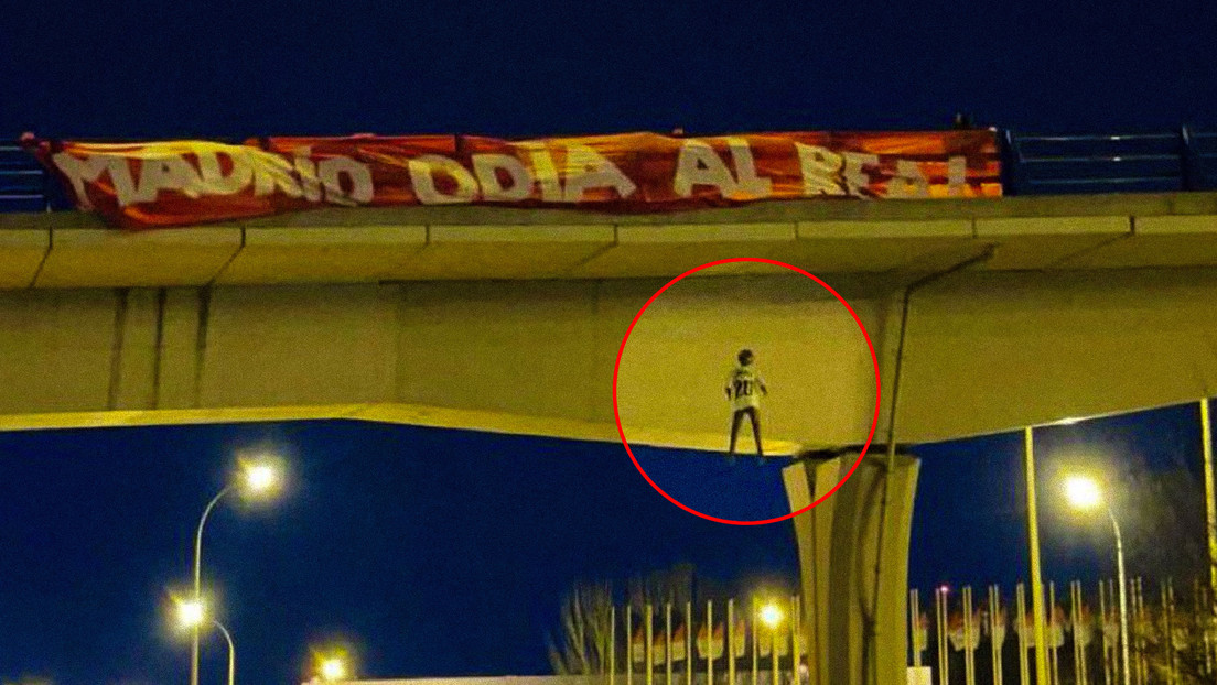 Acusados de colgar un muñeco de Vinicius Jr. en un puente de Madrid no irán a prisión