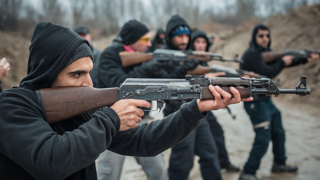 Armas en manos de civiles: un país latinoamericano 'copia' el polémico modelo de EE.UU.