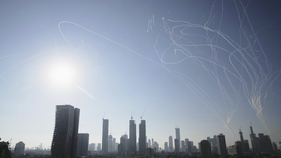 Irán lanza nueva ola de ataques contra Israel (VIDEOS)