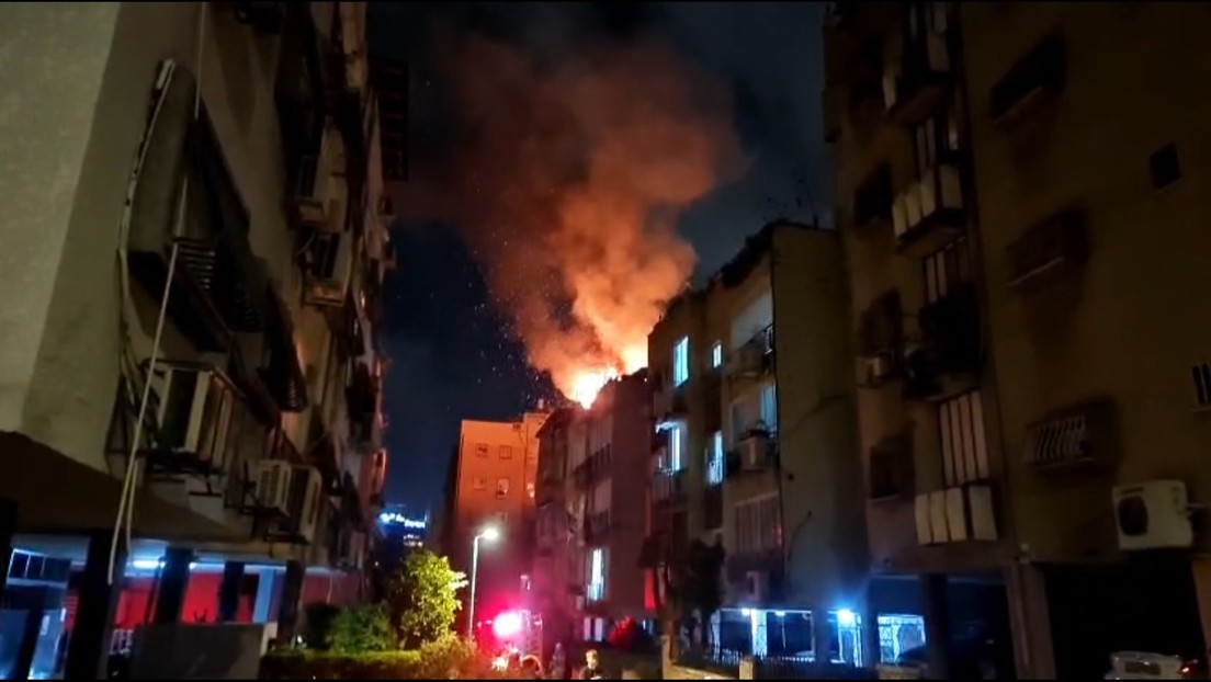 Reportan un impacto en Tel Aviv tras una decena de misiles lanzados por Irán