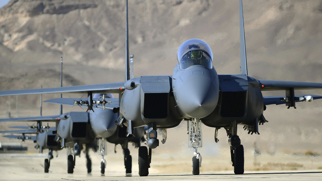 Israel afirma que 20 aviones lanzaron municiones sobre objetivos militares en Irán