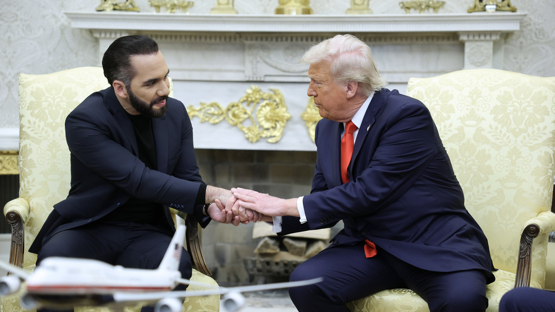 "Es un sistema duro, pero brillante": Trump elogia a Bukele y sopesa una medida para El Salvador