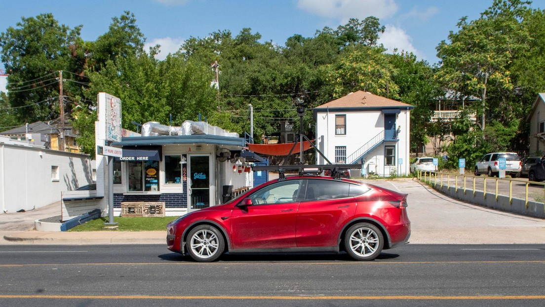 Tesla se apunta un logro: realiza su primera entrega 100 % autónoma desde la planta hasta el comprador