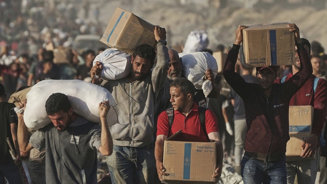 Haaretz: A los soldados israelíes les ordenan disparar contra gazatíes que piden ayuda humanitaria