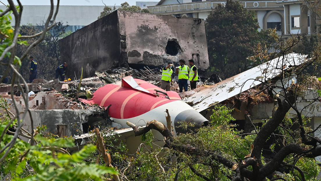 No se descarta un acto de sabotaje como posible causa del mortífero accidente aéreo en la India