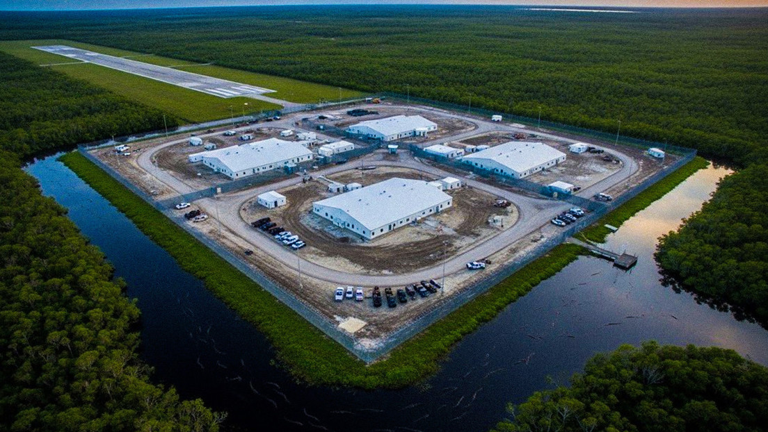 Trump inaugura la nueva cárcel para migrantes 'Alligator Alcatraz'