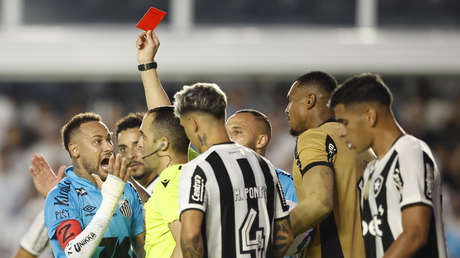 Neymar intenta 'mano de Dios' y es expulsado del juego (VIDEO)