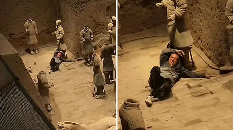 VIDEO: Un hombre salta a la fosa de los guerreros de terracota en China
