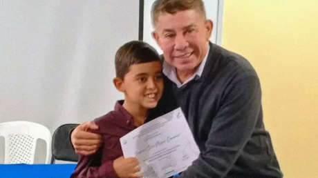Un niño hace historia en Venezuela con la primera certificación en robótica