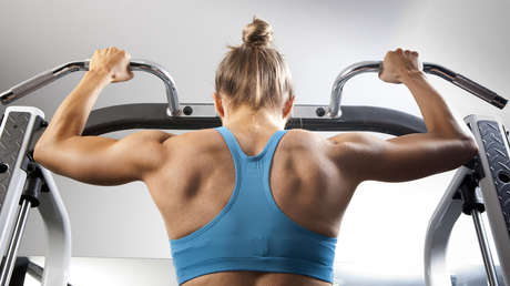 "Superar los límites": australiana bate el récord femenino de dominadas en 24 horas (VIDEO)