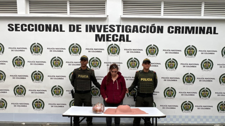 Fingió embarazo para ocultar drogas: eso no la ayudó a escapar de la Policía