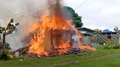 Nuevo choque en comunidad indígena panameña deja casa incendiada y uniformados heridos