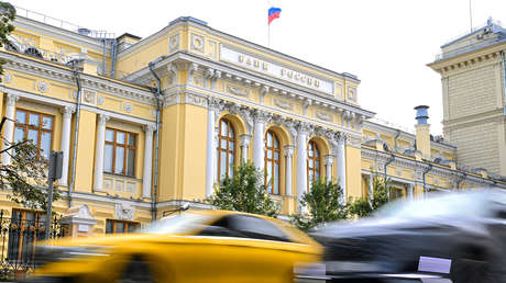 El Banco Central ruso baja la tasa clave por primera vez en casi tres años